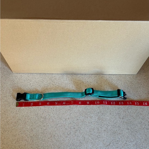 REFLECTIVE DOG COLLAR (NWT) - Picture 6 of 6